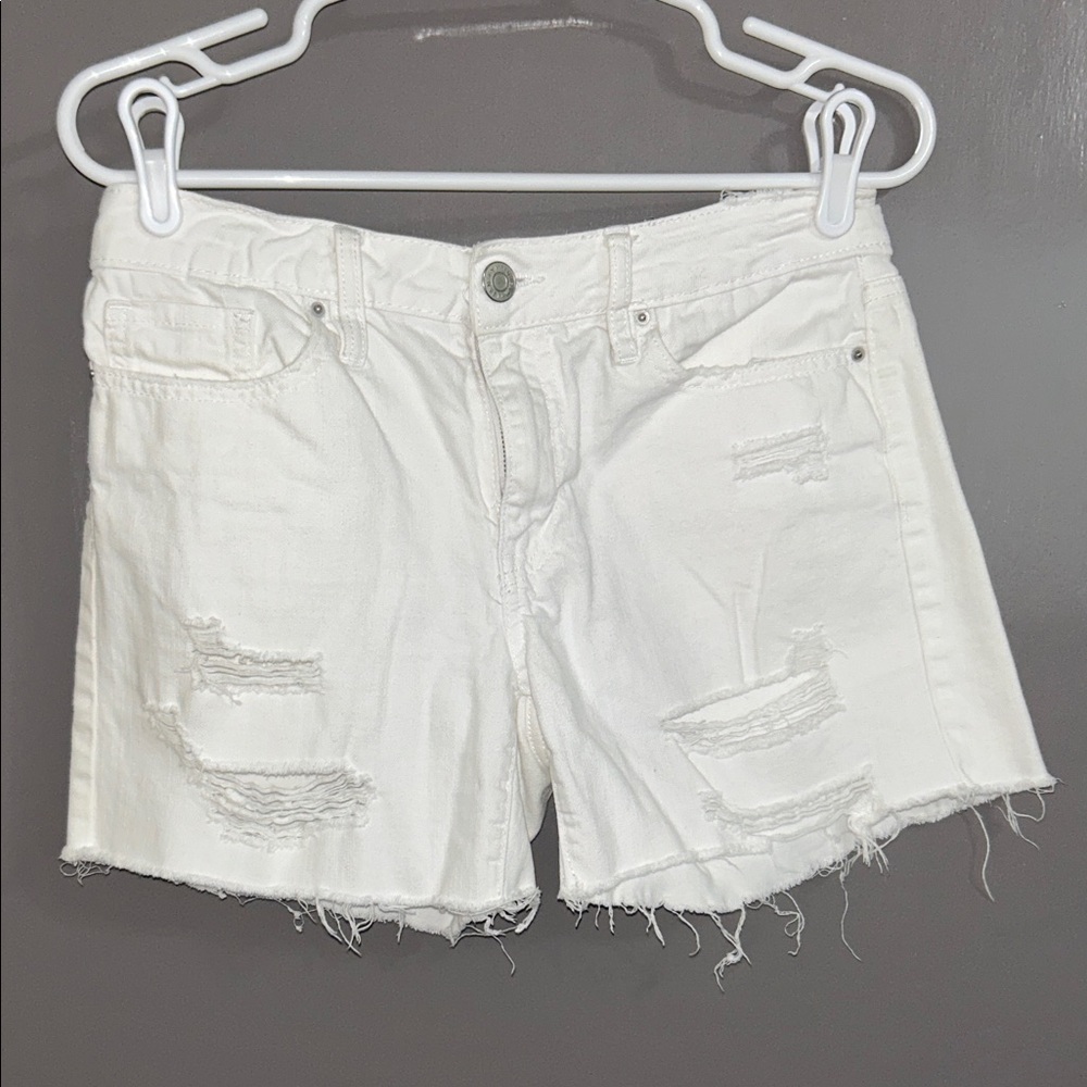YMI White Distressed Frayed Hem Jean Shorts Size 3/4
